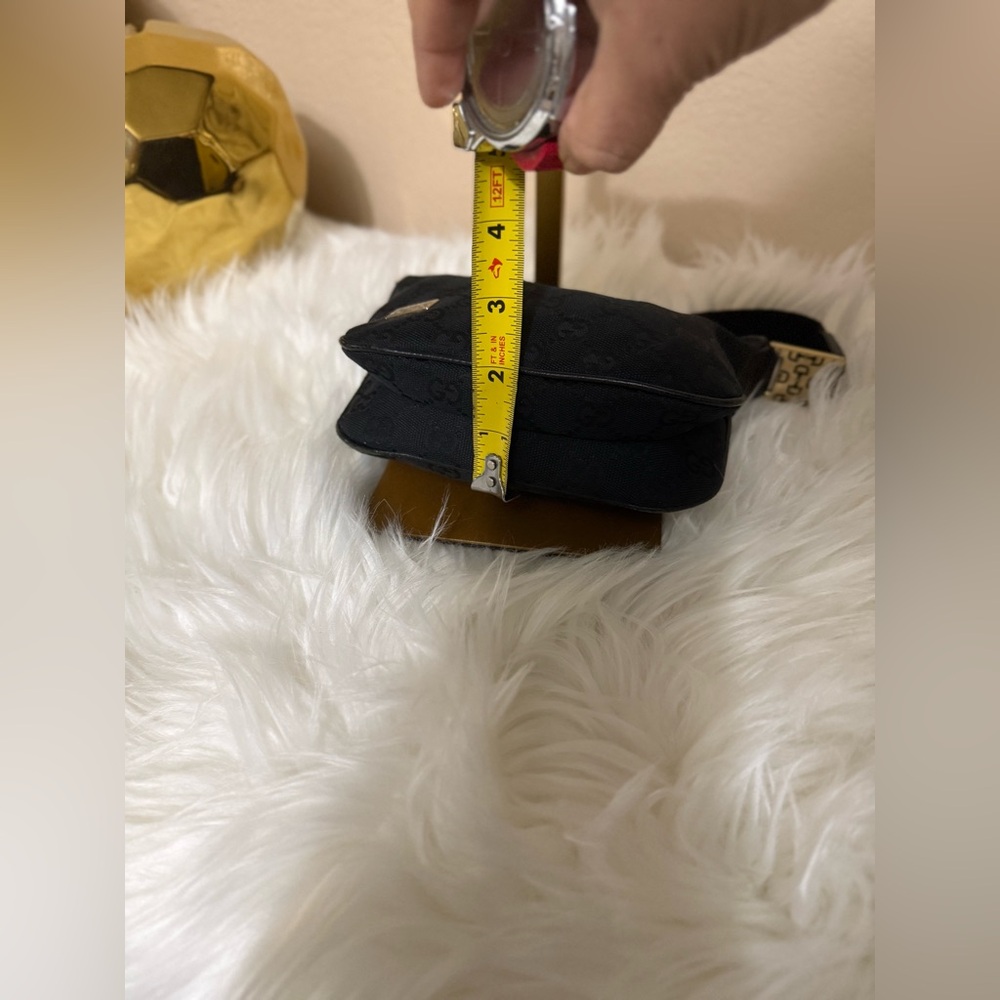 Gucci Black Monogram Shoulder Bag - Picture 12 of 16